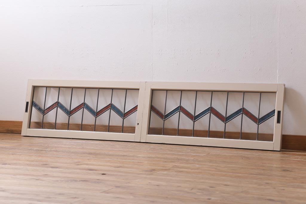 アンティーク建具　古建具リメイク　オリジナルペイント　赤と青のジグザク模様が目を引くガラス戸2枚セット(窓、建具)(R-038888)