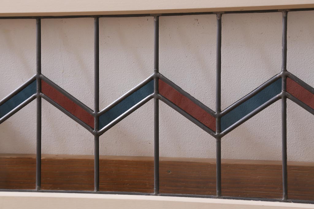 アンティーク建具　古建具リメイク　オリジナルペイント　赤と青のジグザク模様が目を引くガラス戸2枚セット(窓、建具)(R-038888)