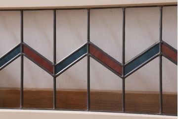 アンティーク建具　古建具リメイク　オリジナルペイント　赤と青のジグザク模様が目を引くガラス戸2枚セット(窓、建具)(R-038888)