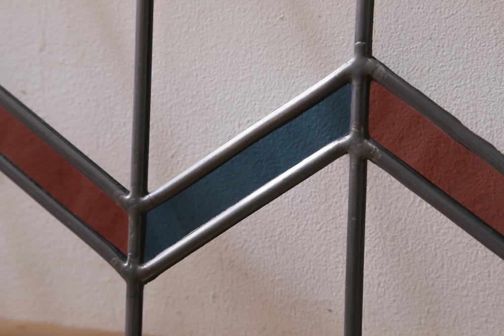 アンティーク建具　古建具リメイク　オリジナルペイント　赤と青のジグザク模様が目を引くガラス戸2枚セット(窓、建具)(R-038888)