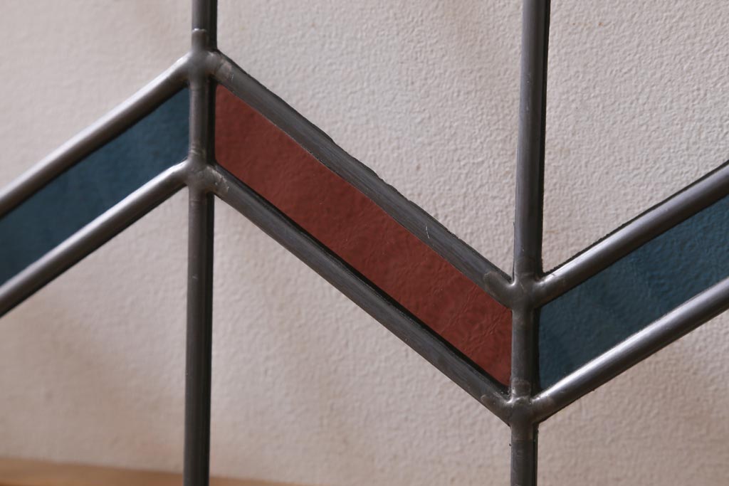 アンティーク建具　古建具リメイク　オリジナルペイント　赤と青のジグザク模様が目を引くガラス戸2枚セット(窓、建具)(R-038888)