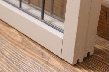 アンティーク建具　古建具リメイク　オリジナルペイント　赤と青のジグザク模様が目を引くガラス戸2枚セット(窓、建具)(R-038888)