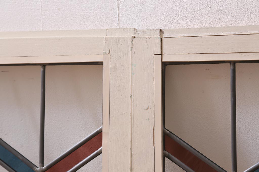 アンティーク建具　古建具リメイク　オリジナルペイント　赤と青のジグザク模様が目を引くガラス戸2枚セット(窓、建具)(R-038888)