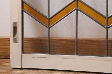 アンティーク建具　古建具リメイク　オリジナルペイント　黄色のジグザク模様が目を引くガラス戸2枚セット(窓、建具)(R-038889)