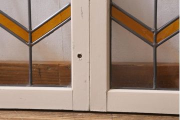 アンティーク建具　古建具リメイク　オリジナルペイント　黄色のジグザク模様が目を引くガラス戸2枚セット(窓、建具)(R-038889)
