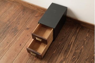 アンティーク家具　昭和レトロ　落ち着きのあるグリーンのペイントが素敵な小引き出し(小物収納)(R-038892)