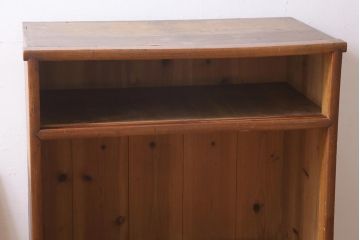 アンティーク家具　和製アンティーク　大正昭和初期　前面ケヤキ材　上品な佇まいが魅力の戸棚(収納棚、キャビネット)(R-038913)