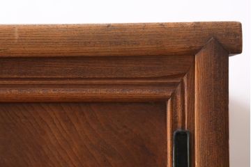 アンティーク家具　和製アンティーク　大正昭和初期　前面ケヤキ材　上品な佇まいが魅力の戸棚(収納棚、キャビネット)(R-038913)