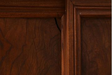 アンティーク家具　和製アンティーク　大正昭和初期　前面ケヤキ材　上品な佇まいが魅力の戸棚(収納棚、キャビネット)(R-038913)