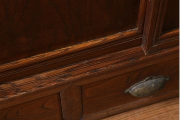 アンティーク家具　和製アンティーク　大正昭和初期　前面ケヤキ材　上品な佇まいが魅力の戸棚(収納棚、キャビネット)(R-038913)
