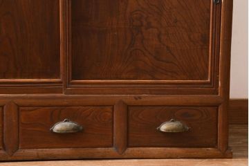 アンティーク家具　和製アンティーク　大正昭和初期　前面ケヤキ材　上品な佇まいが魅力の戸棚(収納棚、キャビネット)(R-038913)