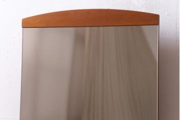 ヴィンテージ家具　イギリスビンテージ　STAG(スタッグ)社　チーク材　ミッドセンチュリースタイルにおすすめのドレッシングチェスト(ドレッサー、鏡台)(R-038919)