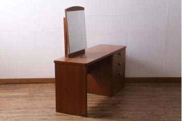 ヴィンテージ家具　イギリスビンテージ　STAG(スタッグ)社　チーク材　ミッドセンチュリースタイルにおすすめのドレッシングチェスト(ドレッサー、鏡台)(R-038919)