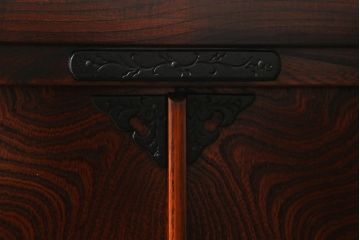 当店リメイク家具　岩谷堂箪笥　花型金具　和モダンなローボード(戸棚、テレビ台)(R-038920)