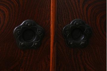 当店リメイク家具　岩谷堂箪笥　花型金具　和モダンなローボード(戸棚、テレビ台)(R-038920)