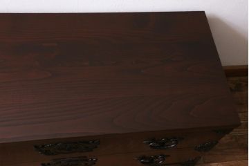 中古　伝統工芸　岩谷堂箪笥　天板リメイク・厚手栗無垢材　重厚かつ上品な佇まいのローチェスト(テレビボード、引き出し、ローボード)(R-038921)