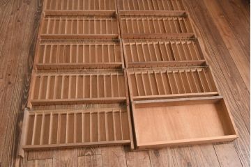 アンティーク家具　昭和中期　カネボウ　レトロな雰囲気漂う刺しゅう糸ケース(引き出し、収納棚)(R-038922)