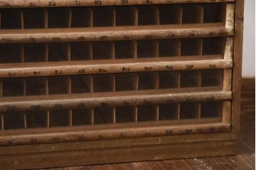 アンティーク家具　昭和中期　カネボウ　レトロな雰囲気漂う刺しゅう糸ケース(引き出し、収納棚)(R-038922)