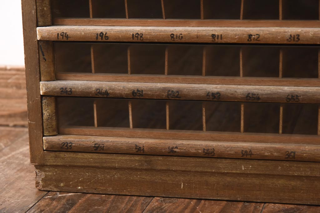 アンティーク家具　昭和中期　カネボウ　レトロな雰囲気漂う刺しゅう糸ケース(引き出し、収納棚)(R-038922)