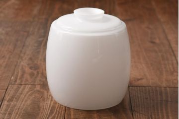 レトロ照明　シンプルで馴染みやすい昭和レトロの筒型吊り下げ照明(シェード、天井照明、ペンダントライト)(R-038974)