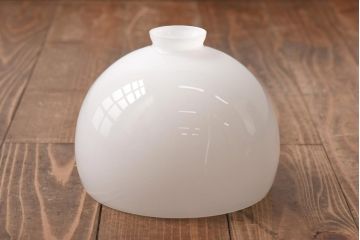 レトロ照明　昭和レトロ　丸い形とつるりとした質感が可愛らしいペンダントライト(天井照明、吊り下げ照明、電笠、シェード)(R-038977)