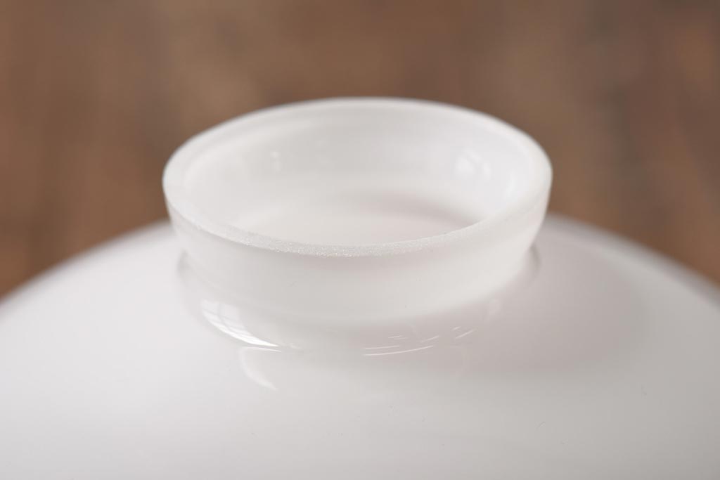 レトロ照明　昭和レトロ　丸い形とつるりとした質感が可愛らしいペンダントライト(天井照明、吊り下げ照明、電笠、シェード)(R-038977)