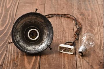 レトロ照明　昭和レトロ　プレスガラスがおしゃれなペンダントライト(吊り下げ照明、天井照明)(R-038978)