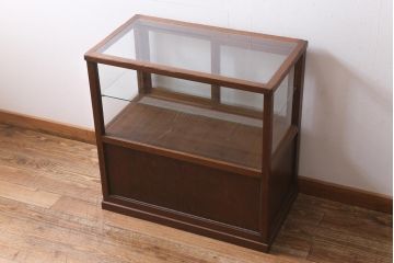 アンティーク家具　和製アンティーク　年月を重ねた木の風合いが魅力のガラスケース(ショーケース、陳列棚)(R-038980)