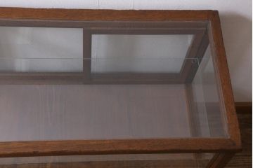 アンティーク家具　和製アンティーク　年月を重ねた木の風合いが魅力のガラスケース(ショーケース、陳列棚)(R-038980)