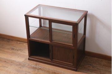 アンティーク家具　和製アンティーク　年月を重ねた木の風合いが魅力のガラスケース(ショーケース、陳列棚)(R-038980)