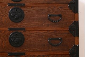 中古　伝統工芸　岩谷堂箪笥　激レア!欅無垢材仕様　上質な造りの整理箪笥(衣装箪笥、チェスト、引き出し)(定価約210万円)(R-038982)