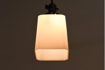 レトロ照明　マットな質感と四角いフォルムがおしゃれなペンダントライト(天井照明、吊り下げ照明、シェード)(R-038983)