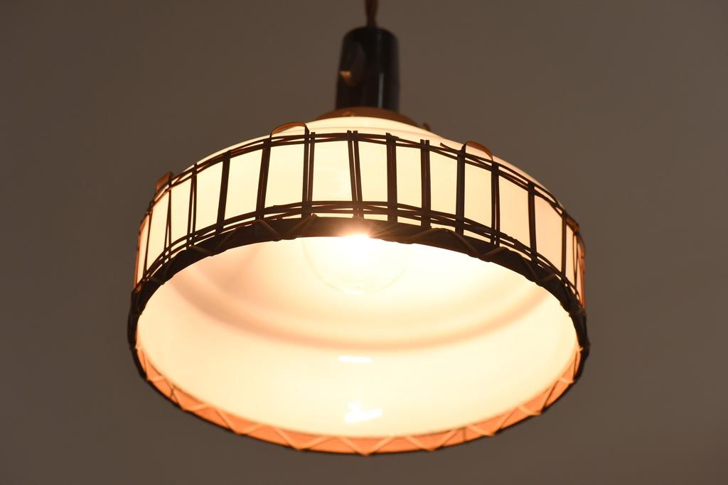 アンティーク照明　昭和レトロ　竹細工が情緒あるペンダントライト(シェード、天井照明、吊り下げ照明)(R-038986)