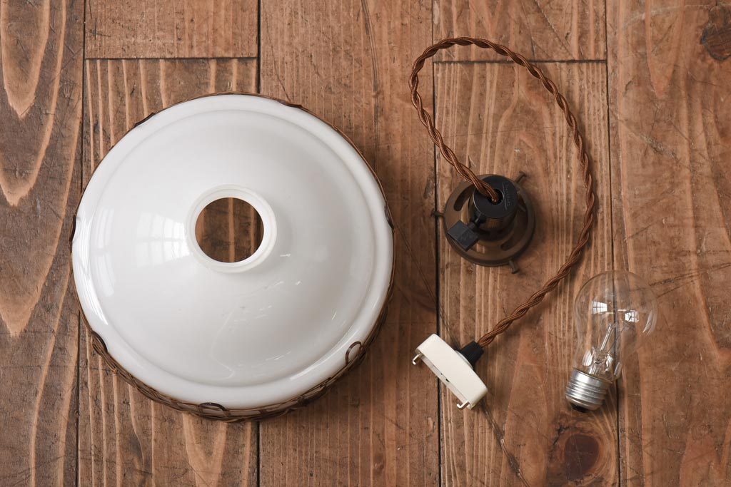 アンティーク照明　昭和レトロ　竹細工が情緒あるペンダントライト(シェード、天井照明、吊り下げ照明)(R-038986)