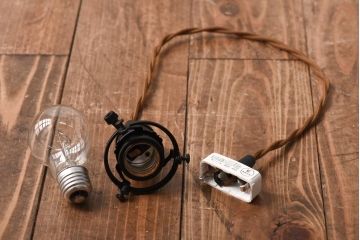 アンティーク照明　昭和レトロ　コロンと丸いフォルムが愛らしい切子のペンダントライト(天井照明、吊り下げ照明、シェード)(R-038988)