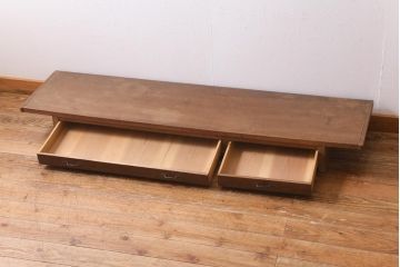 アンティーク家具　大正昭和初期　天板一枚板　ナチュラルな雰囲気が魅力の引き出し付き裁ち板(置き床、飾り台、テレビ台)(R-038989)