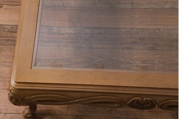 中古　輸入家具　ガラス天板　優美で上品な雰囲気が魅力的なセンターテーブル(コーヒーテーブル、カクテルテーブル、リビングテーブル)(R-038991)