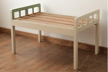 【簡易リペア限定品】和製アンティーク　昭和初期　当時のオリジナルペイントが味わい深いレトロなベビーベッド(木製ベッド、飾り棚)(R-038994)