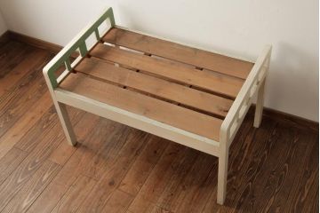 【簡易リペア限定品】和製アンティーク　昭和初期　当時のオリジナルペイントが味わい深いレトロなベビーベッド(木製ベッド、飾り棚)(R-038994)