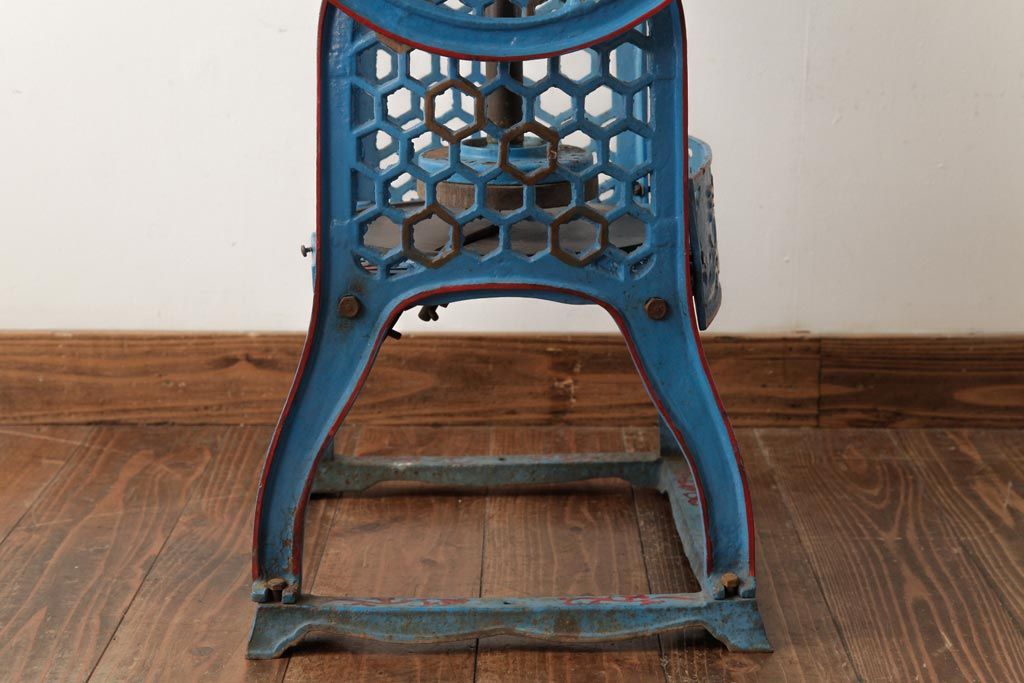 アンティーク雑貨　レトロ雑貨　三晃　手動式かき氷機(手回し、ディスプレイ)(R-038996)