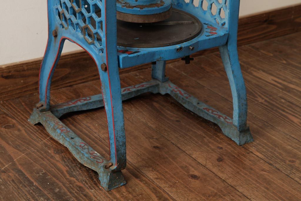 アンティーク雑貨　レトロ雑貨　三晃　手動式かき氷機(手回し、ディスプレイ)(R-038996)