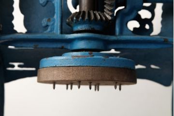 アンティーク雑貨　レトロ雑貨　三晃　手動式かき氷機(手回し、ディスプレイ)(R-038996)