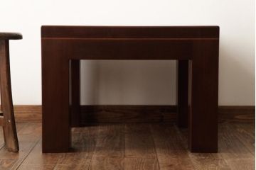 中古　CONDE HOUSE(カンディハウス)　ウォールナット材　象嵌細工が施されたモダンなローテーブル(リビングテーブル、サイドテーブル、座卓)(R-038998)