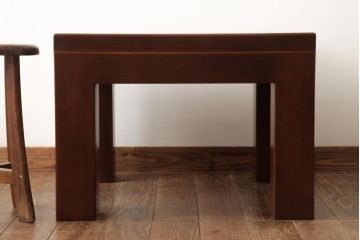 中古　CONDE HOUSE(カンディハウス)　ウォールナット材　象嵌細工が施されたモダンなローテーブル(リビングテーブル、サイドテーブル、座卓)(R-038998)