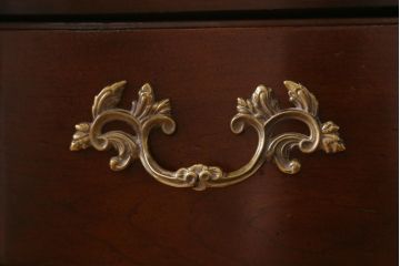 中古　アメリカ製　センチュリー社(CENTURY)　トラディショナルなデザインのチェスト(引き出し)(定価約90万円)(R-039002)