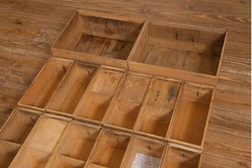 アンティーク家具　江戸明治期　古い木の質感が味わい深い薬箪笥(引き出し)(R-039003)