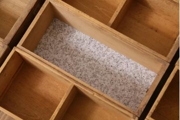 アンティーク家具　江戸明治期　古い木の質感が味わい深い薬箪笥(引き出し)(R-039003)