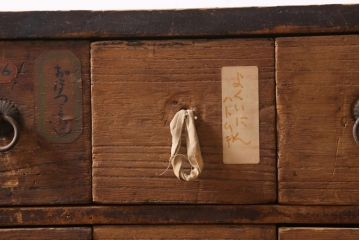 アンティーク家具　江戸明治期　古い木の質感が味わい深い薬箪笥(引き出し)(R-039003)