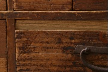 アンティーク家具　江戸明治期　古い木の質感が味わい深い薬箪笥(引き出し)(R-039003)