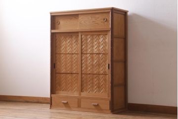 中古　民芸家具　網代引戸　杉材・桜皮　優雅な和の時間を演出する置水屋(茶水屋、茶道具、戸棚)(R-039004)